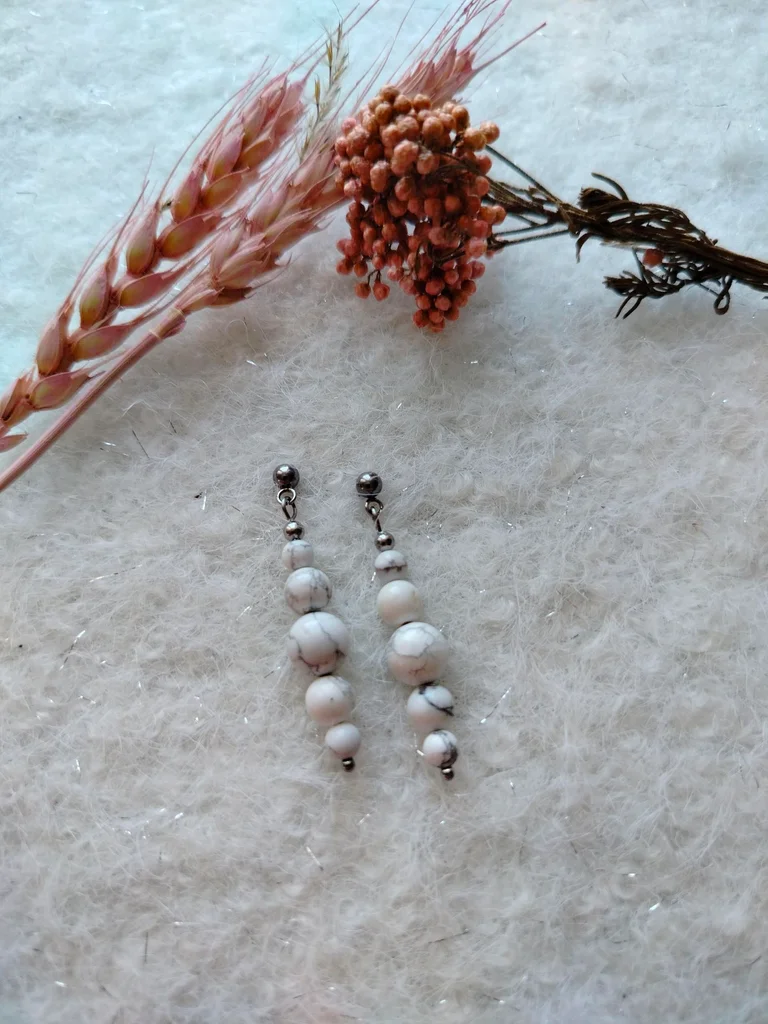 White howlite earrings - stainless steel - elegant - women's jewelry – photo 4
